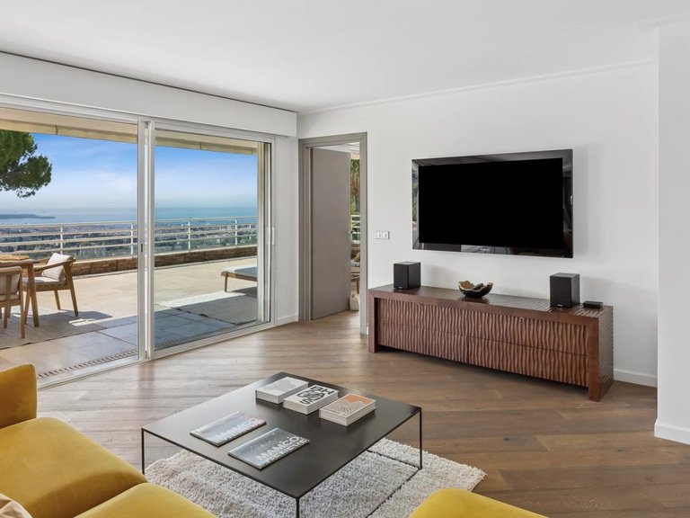 Apartment for Sale in Cannes, Cannes Area 12