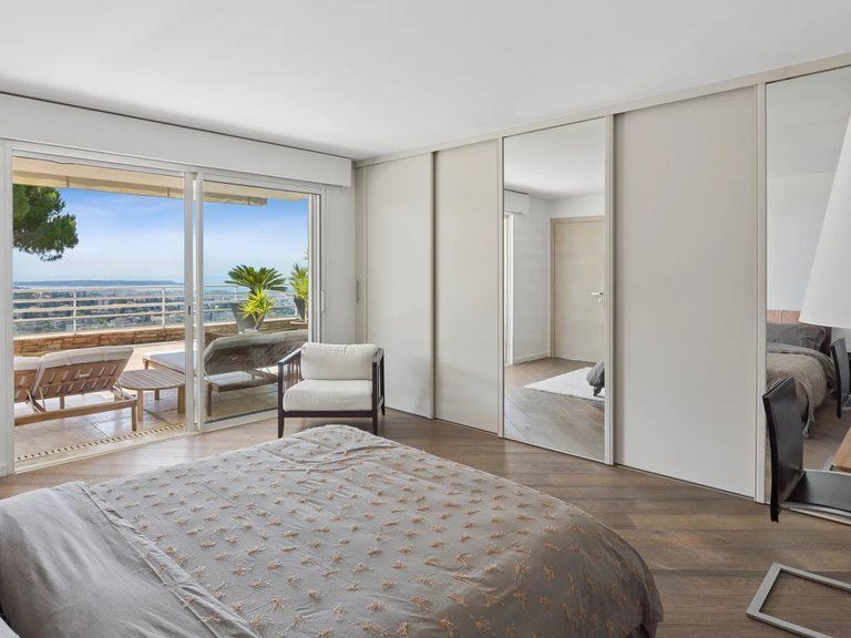 Apartment for Sale in Cannes, Cannes Area 16