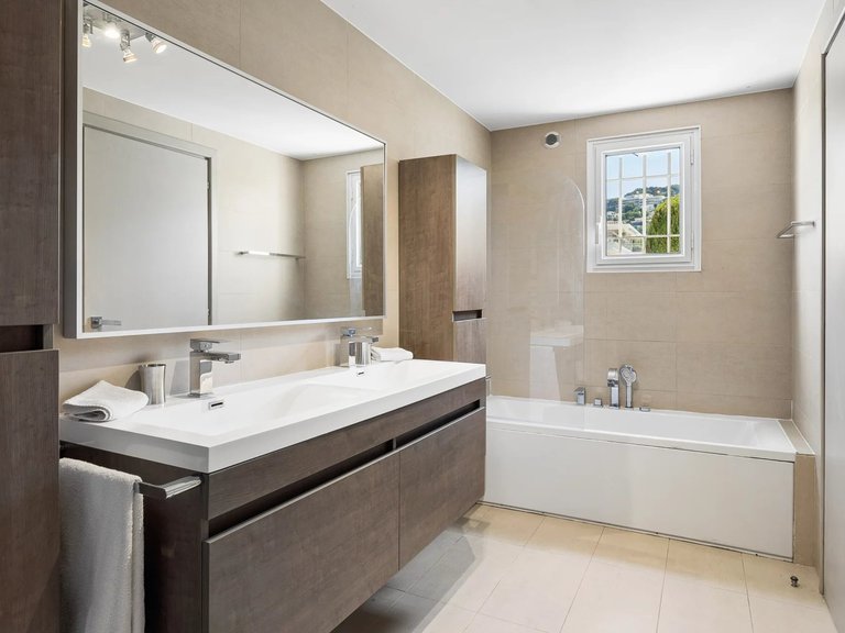 Apartment for Sale in Cannes, Cannes Area 17