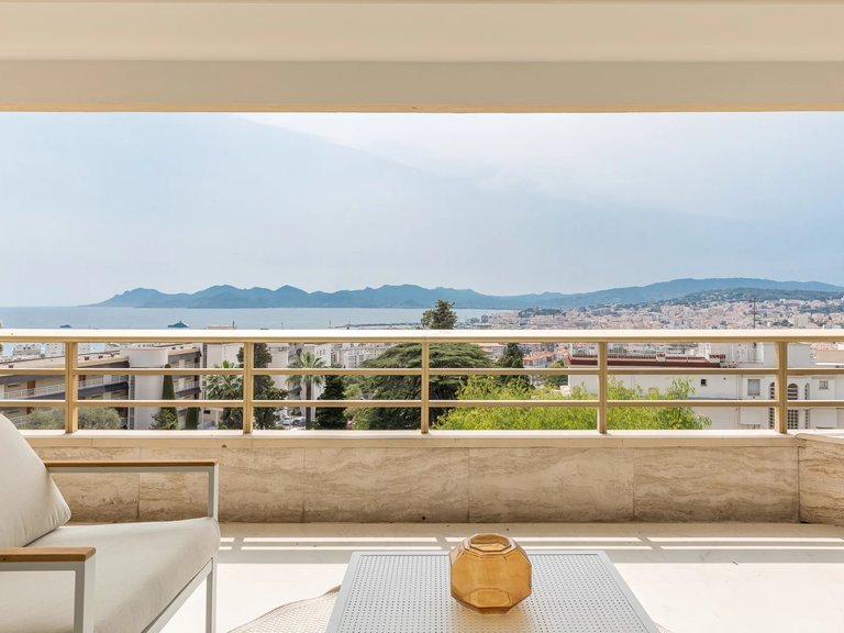 Apartment for Sale in Cannes, Cannes Area 2