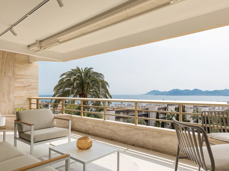 Apartment for Sale in Cannes, Cannes Area 4