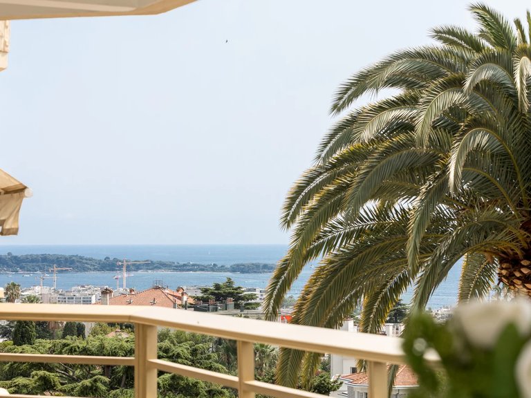 Apartment for Sale in Cannes, Cannes Area 6