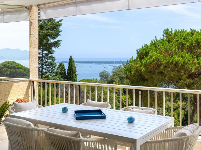 Apartment for Sale in Cannes, Cannes Area 2