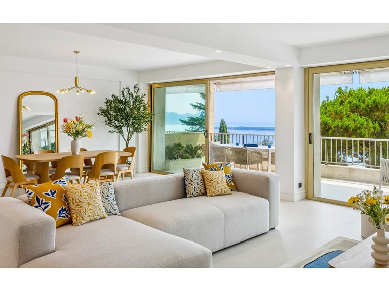 Apartment for Sale in Cannes, Cannes Area 4