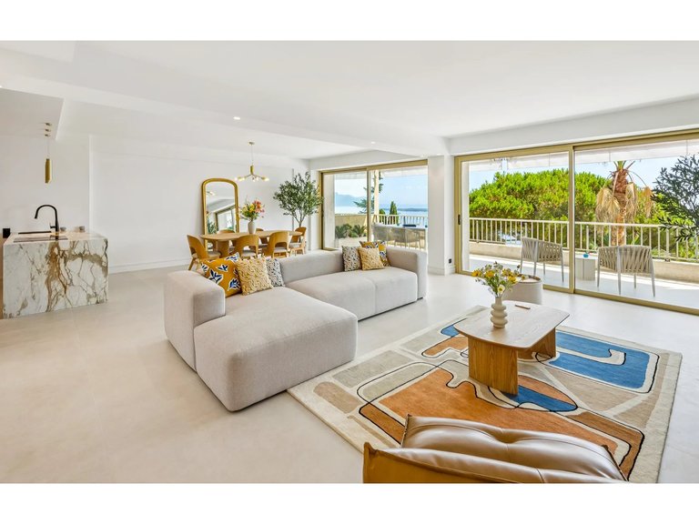 Apartment for Sale in Cannes, Cannes Area 6
