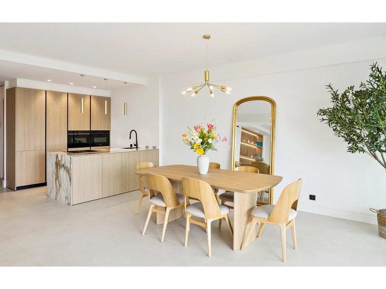 Apartment for Sale in Cannes, Cannes Area 8