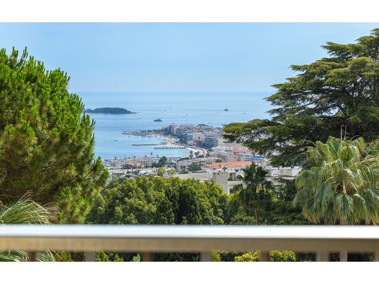 Apartment for Sale in Cannes, Cannes Area 14