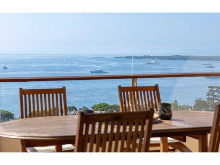 Apartment for Sale in Cannes, Cannes Area 6