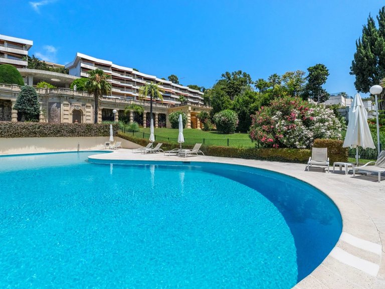 Apartment for Sale in Cannes, Cannes Area 6