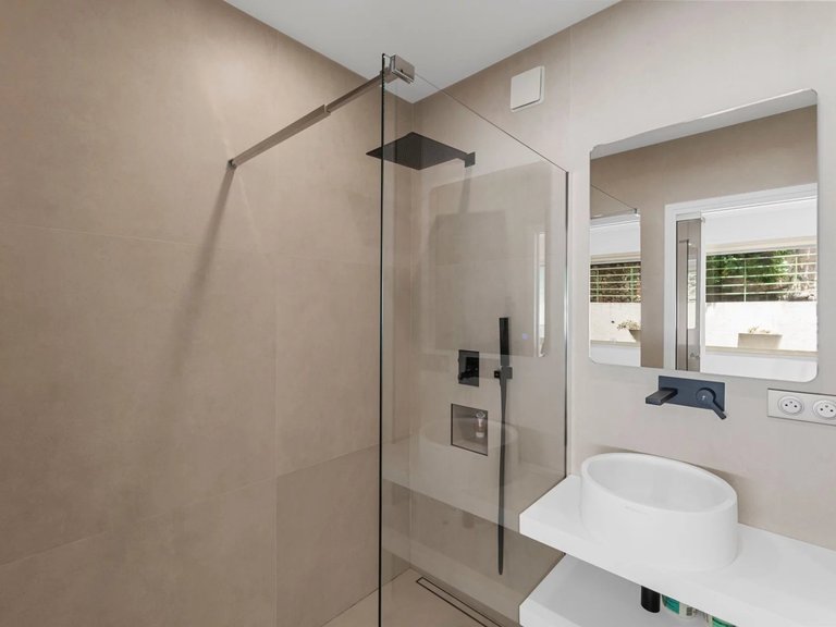 Apartment for Sale in Cannes, Cannes Area 13