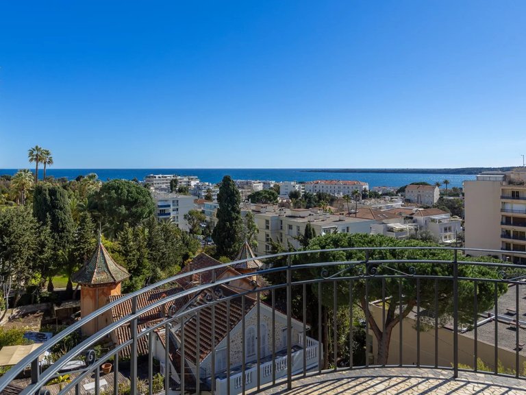 Apartment for Sale in Cannes, Cannes Area 1
