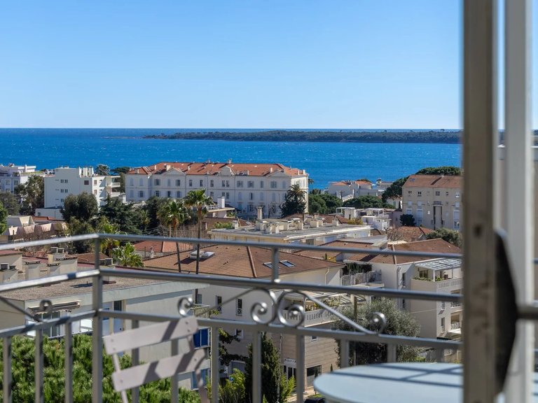Apartment for Sale in Cannes, Cannes Area 2