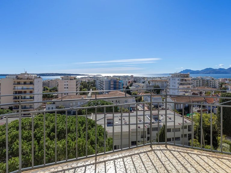 Apartment for Sale in Cannes, Cannes Area 8