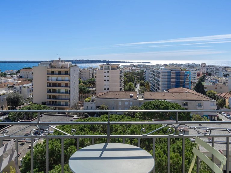 Apartment for Sale in Cannes, Cannes Area 13