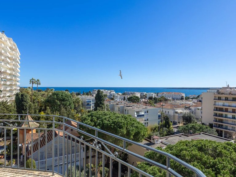 Apartment for Sale in Cannes, Cannes Area 16