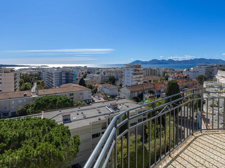 Apartment for Sale in Cannes, Cannes Area 17