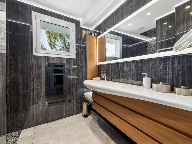 Apartment for Sale in Cannes, Cannes Area 11