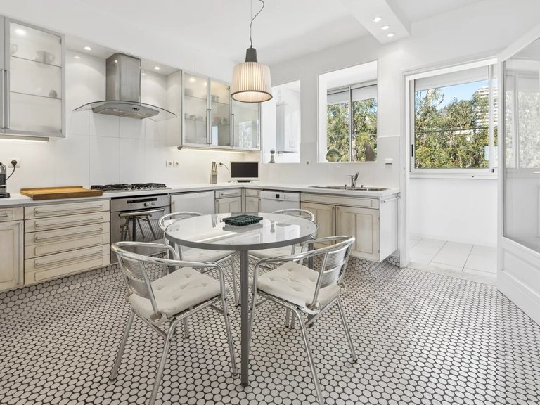 Apartment for Sale in Cannes, Cannes Area 13