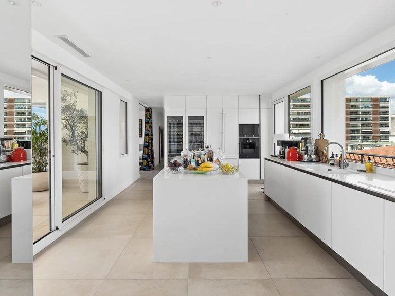 Apartment for Sale in Cannes, Cannes Area 6