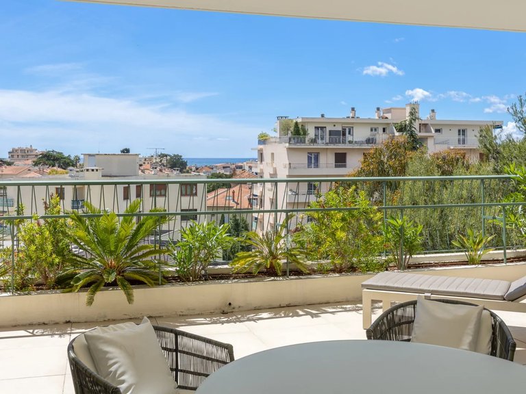 Apartment for Sale in Cannes, Cannes Area 7