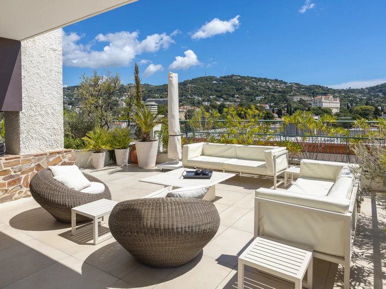 Apartment for Sale in Cannes, Cannes Area 12