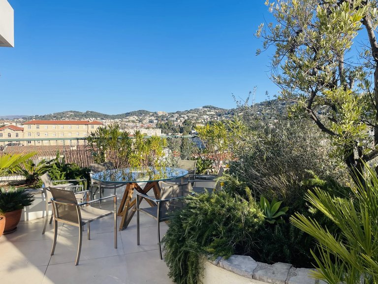 Apartment for Sale in Cannes, Cannes Area 17