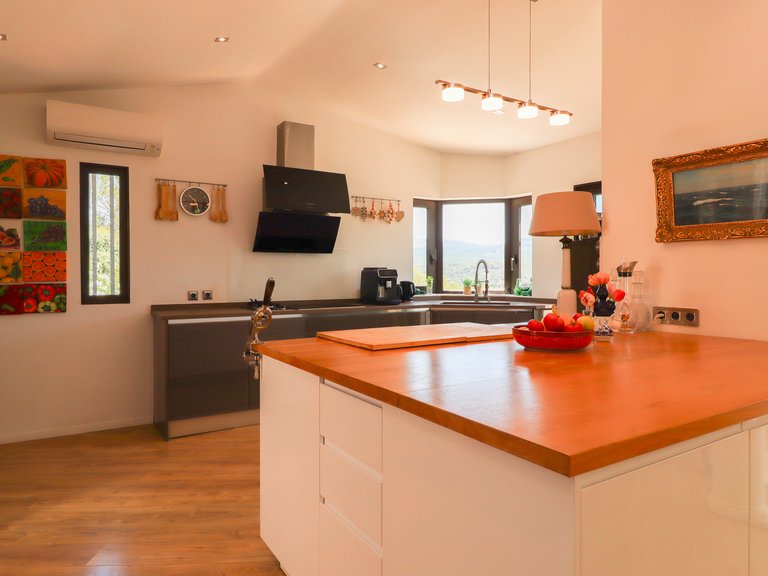 Villa for Sale in Tourrettes, Var Countryside (fayence, Lorgues, Cotignac) 9