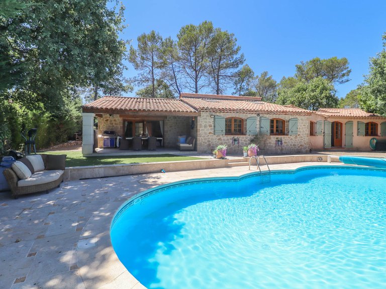Villa for Sale in Fayence, Var Countryside (fayence, Lorgues, Cotignac) 1