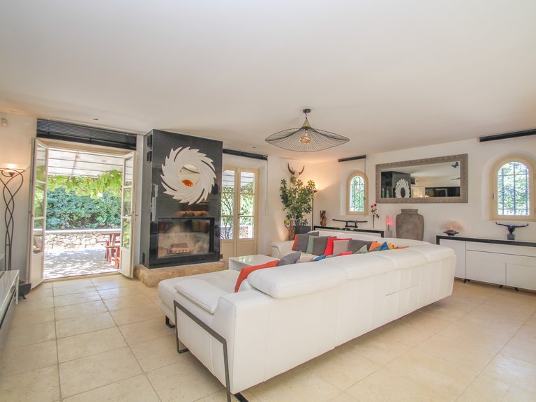 Villa for Sale in Callian, Var Countryside (fayence, Lorgues, Cotignac) 11