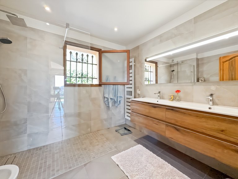 Villa for Sale in Fayence, Var Countryside (fayence, Lorgues, Cotignac) 16