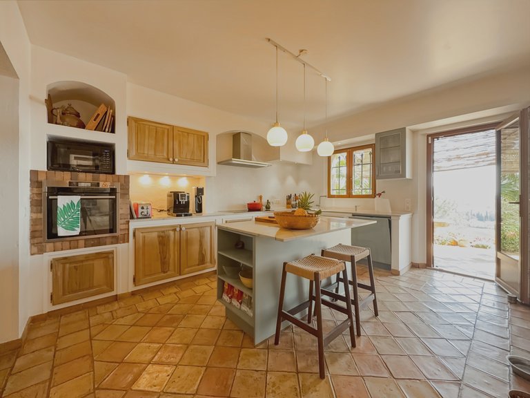 Villa for Sale in Fayence, Var Countryside (fayence, Lorgues, Cotignac) 9