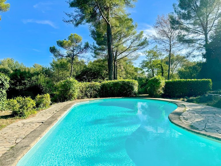 Villa for Sale in Tourrettes Sur Loup, Vence, St. Paul Area 2
