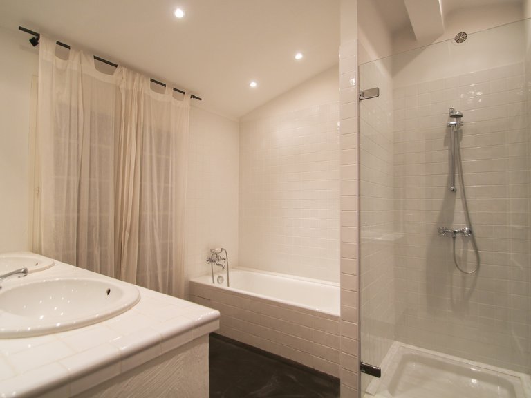Villa for Sale in Tourrettes Sur Loup, Vence, St. Paul Area 14