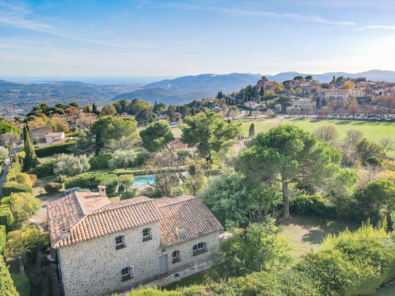 Villa for Sale in Cabris, Mougins, Valbonne, Grasse Area 2