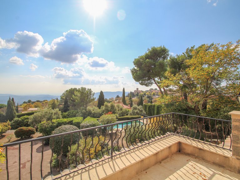 Villa for Sale in Cabris, Mougins, Valbonne, Grasse Area 11