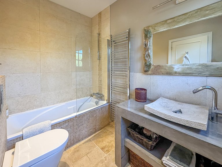Villa for Sale in Cabris, Mougins, Valbonne, Grasse Area 12
