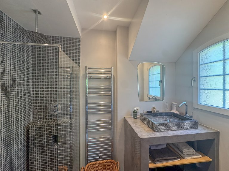Villa for Sale in Cabris, Mougins, Valbonne, Grasse Area 14