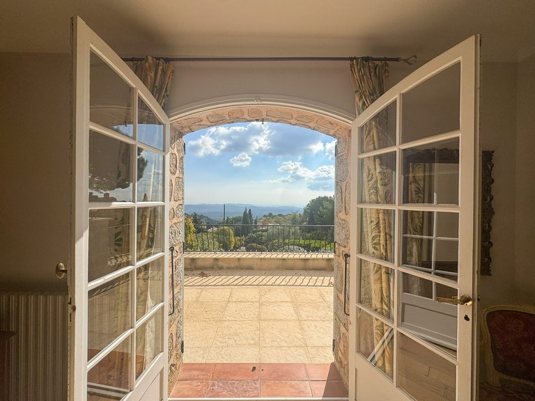 Villa for Sale in Cabris, Mougins, Valbonne, Grasse Area 19