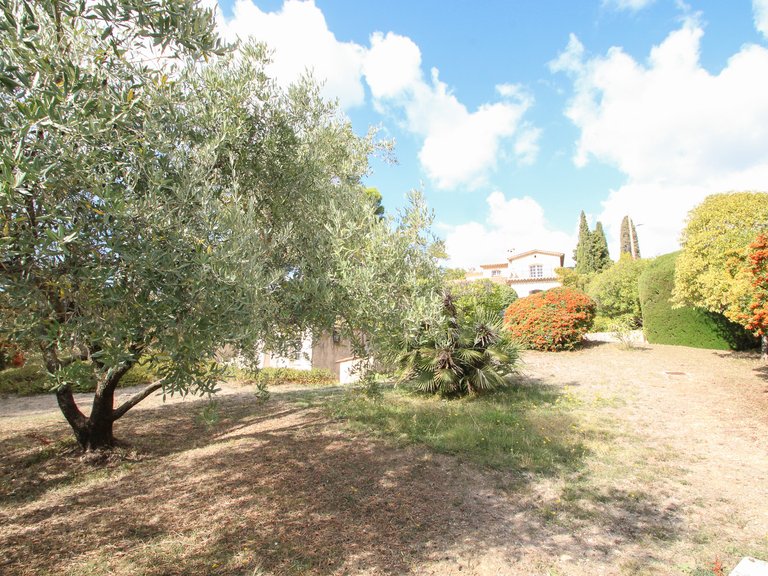 Villa for Sale in Cabris, Mougins, Valbonne, Grasse Area 4