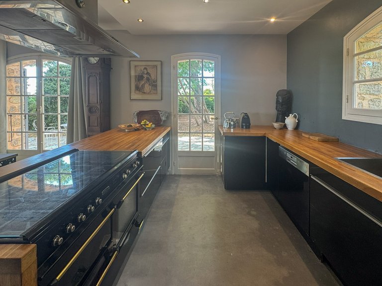Villa for Sale in Cabris, Mougins, Valbonne, Grasse Area 8