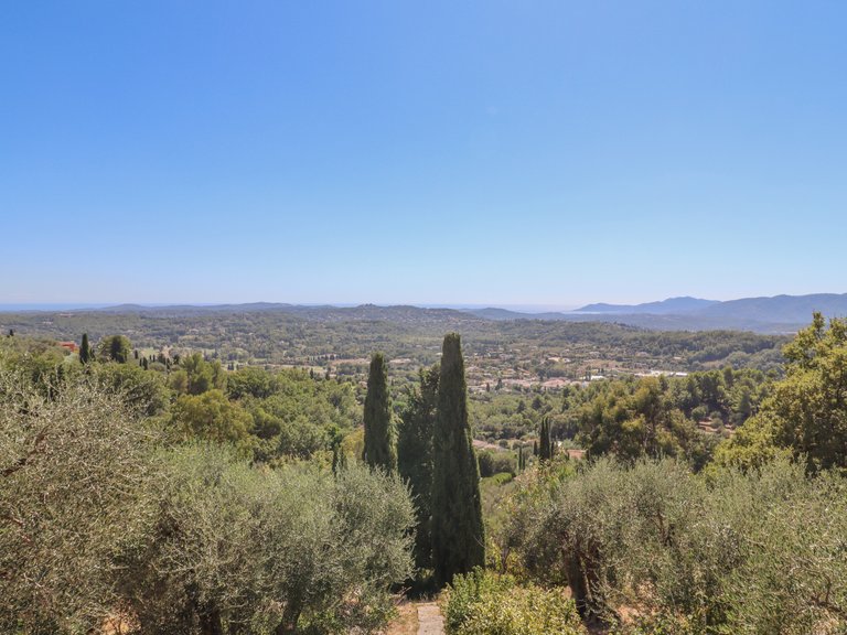 Villa for Sale in Chateauneuf Grasse, Mougins, Valbonne, Grasse Area 2