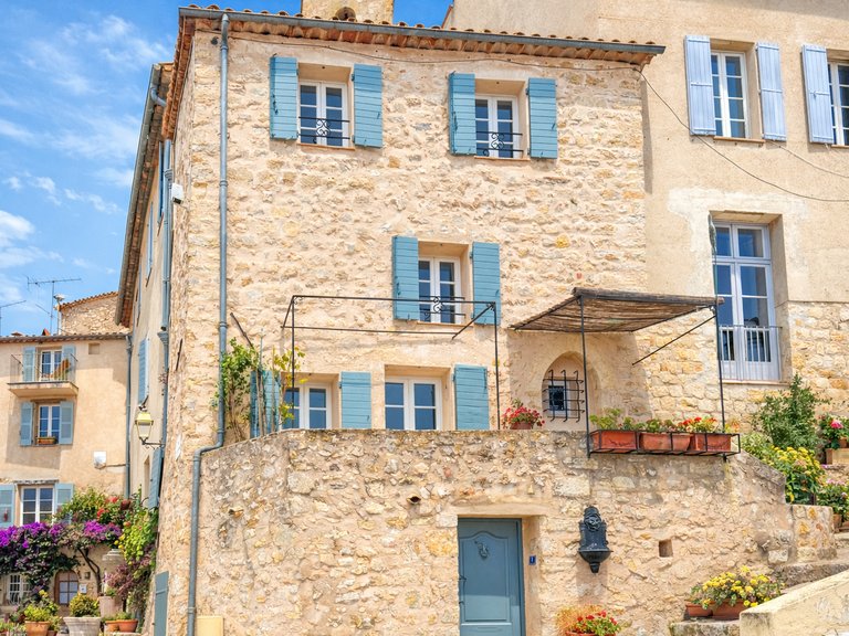 Villa for Sale in Chateauneuf Grasse, Mougins, Valbonne, Grasse Area 1