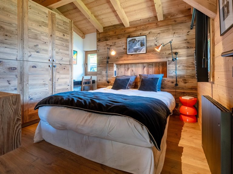Villa for Sale in Combloux, Megeve 18
