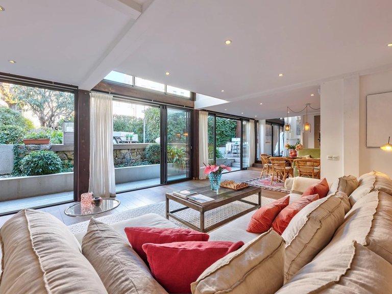 Villa for Sale in Cannes, Cannes Area 8