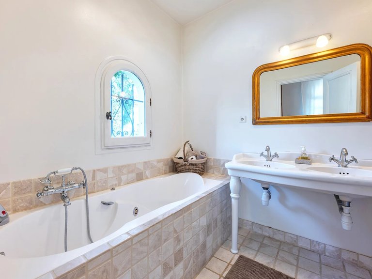 Villa for Sale in Mougins, Mougins, Valbonne, Grasse Area 16