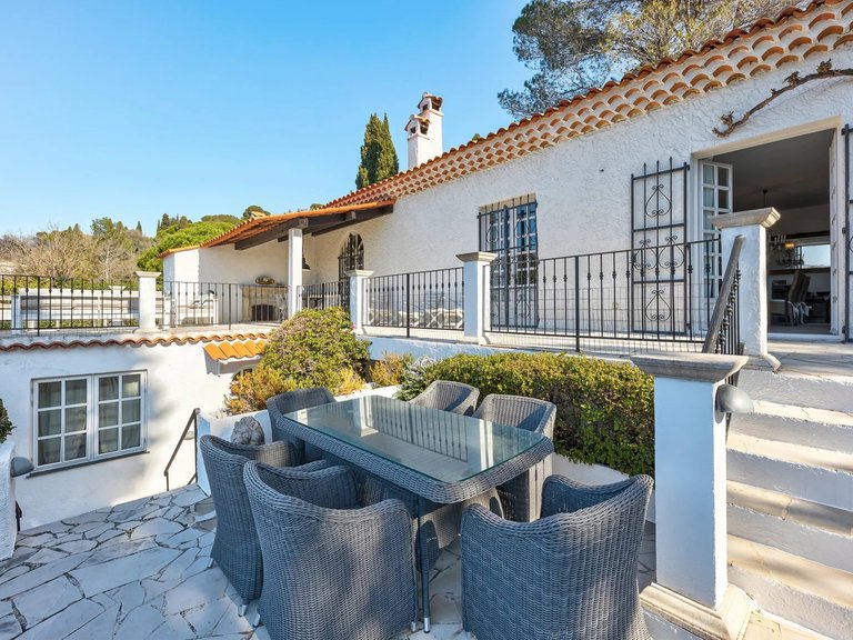 Villa for Sale in Mougins, Mougins, Valbonne, Grasse Area 19