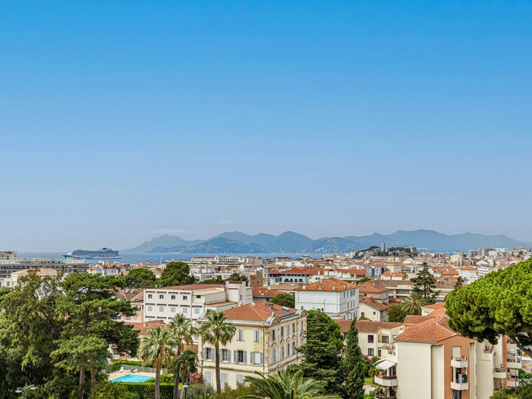 Apartment for Sale in Cannes, Cannes Area 4