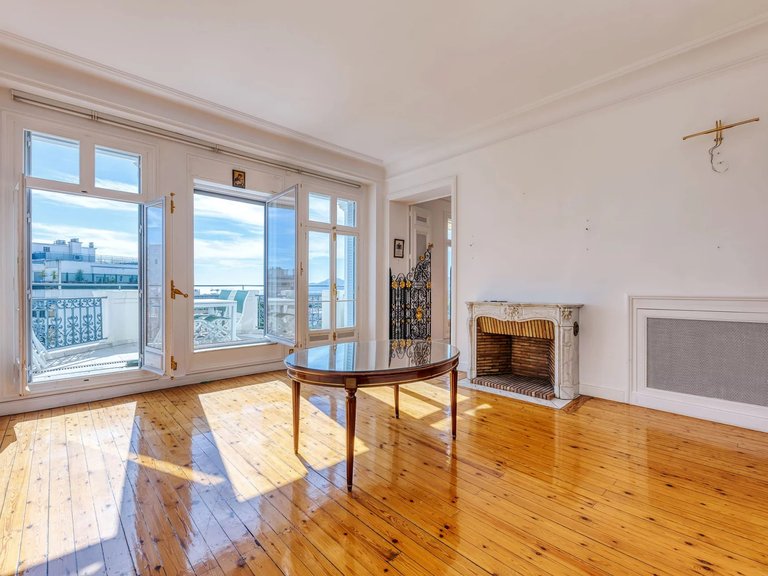 Apartment for Sale in Cannes, Cannes Area 6