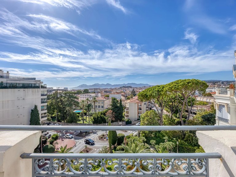 Apartment for Sale in Cannes, Cannes Area 10