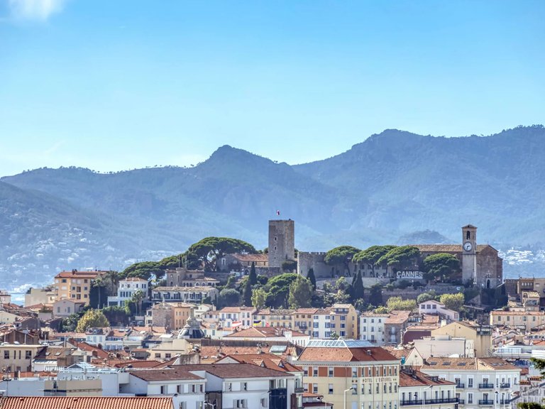 Apartment for Sale in Cannes, Cannes Area 12